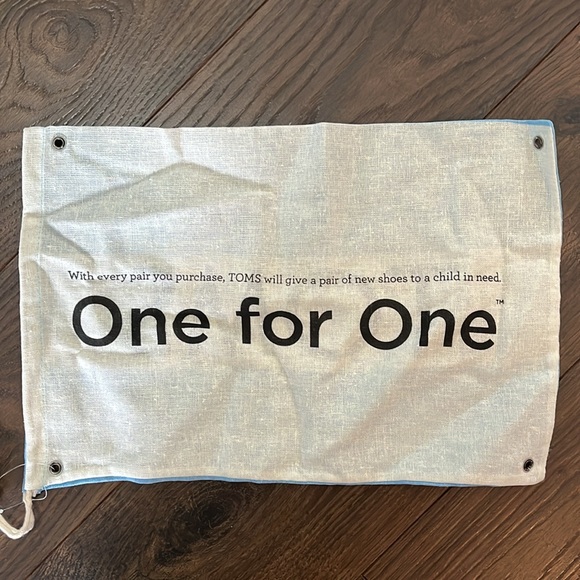 NWT TOMS shoes flag / storage bag - Picture 2 of 10
